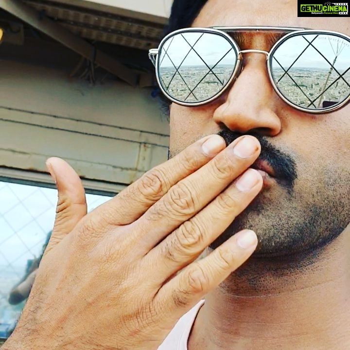 Aadhi Pinisetty Instagram - Now from the #Top 🗼 #EiffelTower #TB Sooo that's it for now ladies nd gentlemen 🤣😂 love all!! Eiffel Tower Summit 324m
