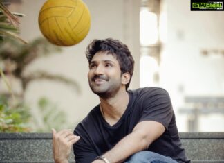 Aadhi Pinisetty Instagram - Sports gear On!! My new bilingual sports drama to start on the 12th of June.... Details out soon 🎭@kiransaphotography @voltstylebar