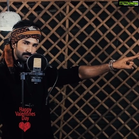 Aadhi Pinisetty Instagram - Chellaki pilla making song!!! http://youtu.be/tiq-gXTOkyE