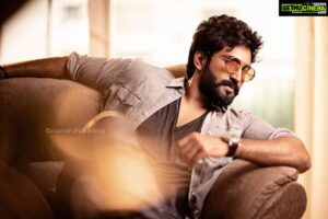Aadhi Pinisetty Instagram - Yin-Yang🎭
