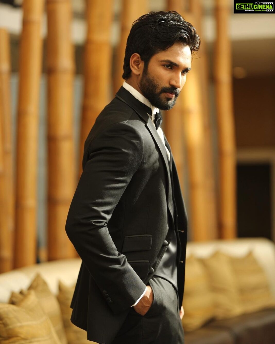 Aadhi Pinisetty Instagram - Suit your vibe 🕴🏼 📷 : @v.s.anandhakrishna 🕴🏼 : @osmanabdulrazak