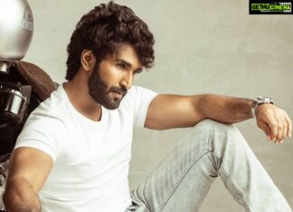 Aadhi Pinisetty Instagram - Lost in the right direction 🌟