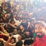 Aari Instagram - #makkalukumudhalvanakkam ரசிகர்களுடன் எடுத்துக்கொண்ட புகைப்படம் அல்ல இது... என் குடும்பத்துடன் எடுத்துக்கொண்ட புகைப்படம் ❤❤❤