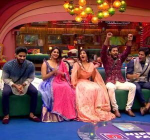 Aari Instagram - Celebrating the success of others is the mother of all celebrations ❤
Pic : @vijaytelevision @disneyplushotstar
#Aari #AariArujunan #BiggBossTamil4 
@aadhinarayan @shortfundly