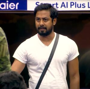 Aari Instagram - ஒத்தையா வந்தாலும் மொத்தமா வந்தாலும்... நாங்க தில்லா வருவோம்... நிப்போம் 💥
Pic : @vijaytelevision @disneyplushotstar
#Aari #AariArujunan #Aleka 
@aadhinarayan @shortfundly