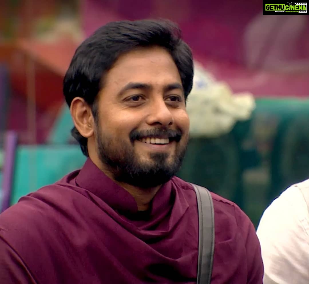 Aari Instagram - ஆண்டவரே சொல்லி இருக்காரு, மன்னிக்கிறவன் மனுஷன், மன்னிப்பு கேட்கிறவன் பெரிய மனுஷன். Pic : @vijaytelevision @disneyplushotstar @aadhinarayan @shortfundly