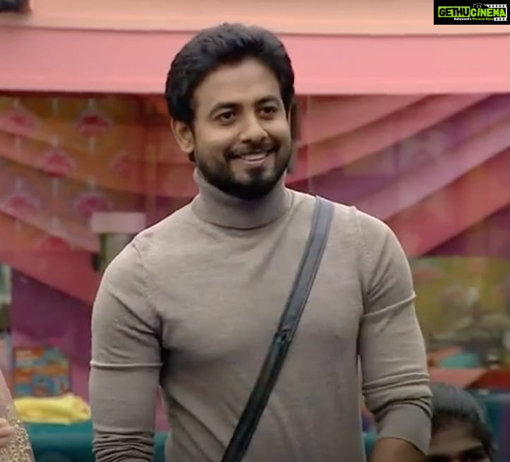 Aari Instagram - Being true to oneself is the best gift 🎁 Pic : @vijaytelevision @disneyplushotstar