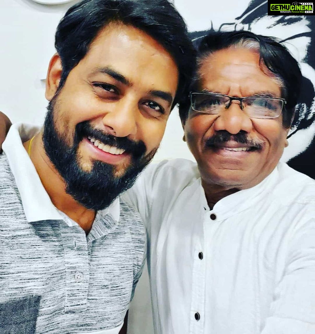 Aari Instagram - Memorable moments with legendary #directorbharathiraja sir 😍😍😍