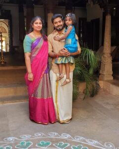 Aari Instagram - நெஞ்சம் நிறைந்த உறவுகளுக்கும், நினைவில் நிறைந்த நண்பர்களுக்கும், எதிலும் முதலான விநாயகரின் அருள் பெற்று இனிதே வாழ எங்கள் இனிய விநாயகர் சதுர்த்தி நல்வாழ்த்துக்கள்
#AnbudanAari #happyvinayakarchaturthi #happyganeshchaturthi 
#positivevibes #temple #God #blessings #Family