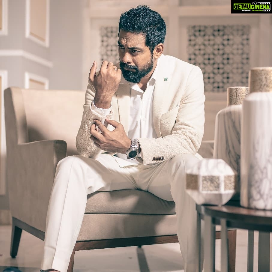 Aari Instagram - Dress Hot Stay Cool... Artist Aari ARUJUNAN, Director and Creative Director: Guru.N.Narayan (@aadhinarayan ), photography: (@ganeshchandhrra) costume Designer: (@zol_studio ) Stylist: (@rafiullah78 @subikanifabint ) Designs and Art Director: Guru, Agency: @shortfundly , location: Taj Connemera. Photoshoot : posted by admin Taj Connemara