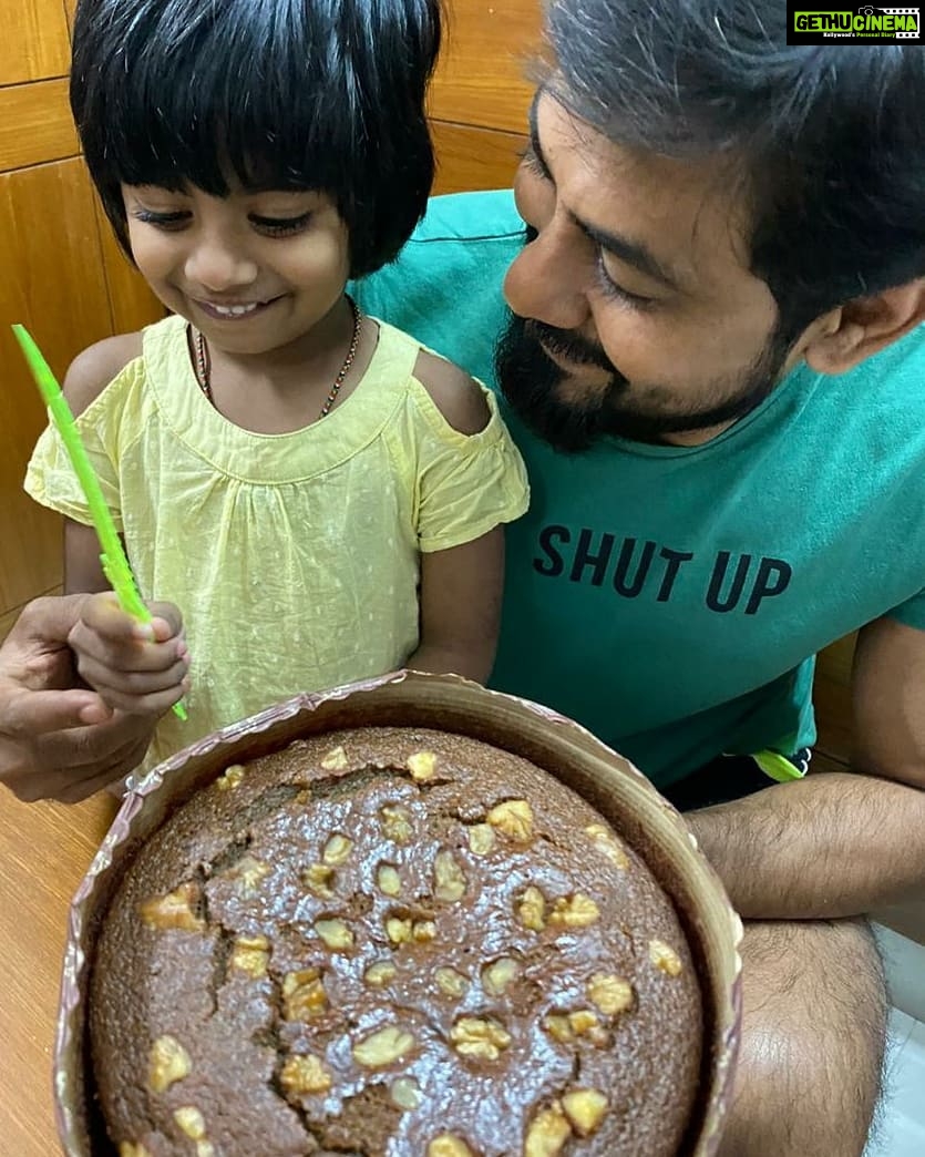 Aari Instagram - Indru biranthanal kanum annaivarukum en valzthukal 😍❤