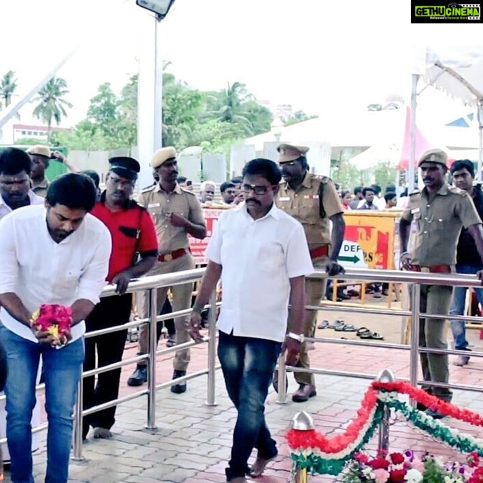 Aari Instagram - முத்தமிழறிஞர் அமரர் கலைஞரின் நினைவிடத்தில் நேற்று காலை மலரஞ்சலி செலுத்தியபோது....