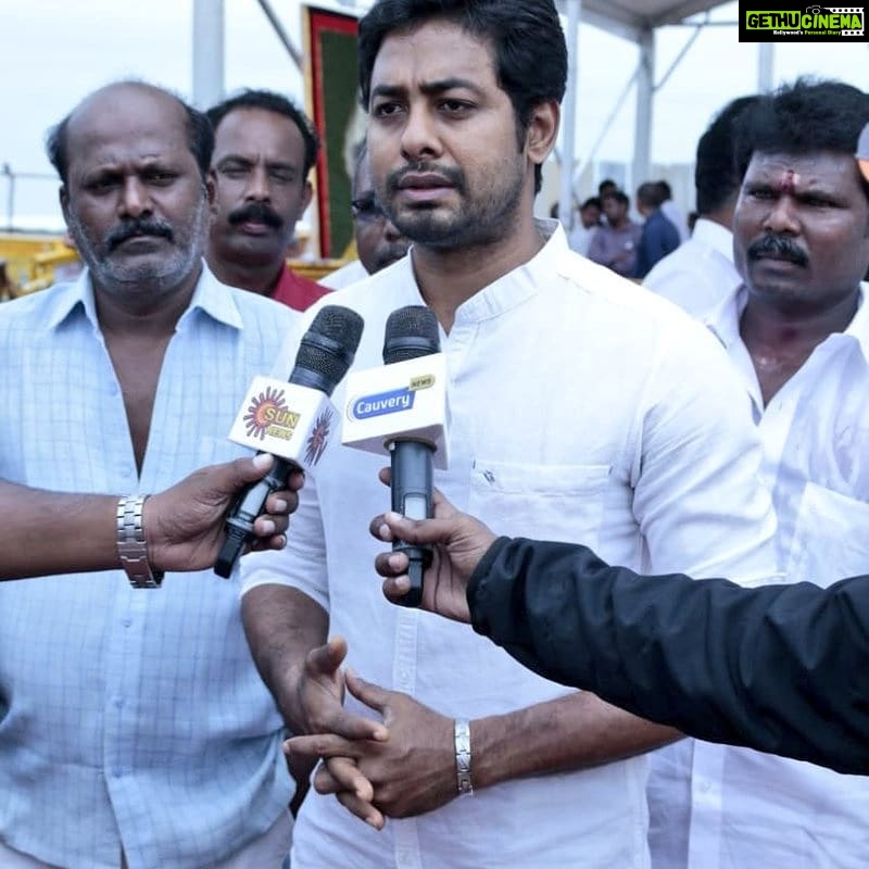 Aari Instagram - முத்தமிழறிஞர் அமரர் கலைஞரின் நினைவிடத்தில் நேற்று காலை மலரஞ்சலி செலுத்தியபோது....