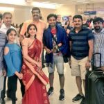 Aari Instagram - வட அமெரிக்கத் தமிழ்ச்சங்கப் பேரவை மற்றும் மெட்ரோப்ளெக்ஸ் தமிழ்ச்சங்கம் இணைந்து நடத்தும் கின்னஸ் சாதனை நிகழ்ச்சிக்கு சென்னையிலிருந்து வருகை புரிந்துள்ள பிரபலங்களை டேலஸ் விமான நிலையத்தில் நேற்று சிறப்பு வரவேற்பு. #WorldRecordEvent