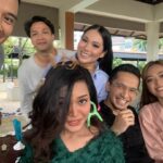 Aaron Aziz Instagram - The Brady Bunch of #takdircintadhia semua ting tong Nantikan drama ini starring @elvinamohamad @shahzjaszle @nadanursyuhada @nazrief_nazri @khalidabalqis @suhanmovies