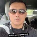 Aaron Aziz Instagram – (Hanya utk 18thn ke atas) Kalau korang sayang Abg pls follow lah Drama Abg skrg ni #suamikulelakipendosa @globalstationsb @dramasangat @officialaksomalaysia @vapeempiremalaysia #aksogt3500puffdisposablevape #AksoX #TheVapeDon