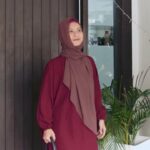Aaron Aziz Instagram – Assalamualaikum ladies Alhamdulilah 

Terima la seadanya voiceover I. Narration ni yg sangat jujur. Org selalu tanya soalan sensitive kat kita. Last video tu I jawab dah… 😩🤣 Habis sejujurnya kita. 😩🤣

Serene set ni improve relationship I ngan suami. Alhamdulilah dgn julung kalinya kita siap duluuuuuu!!! 

@diyanahalikcom 🤣❤️
www.diyanahalik.com

Warning: audio boleh membuat anda tak keruan