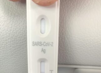 Aaron Aziz Instagram - Selepas pelakon lain kena Hari ni saya pulak kena. Semoga ALLAH permudahkan segala urusan dan lindungi Isteri dan anak anak saya serta orang kuat saya @fairiekhalil yg selalu berada disebelah saya mana mana saya pergi. Terima Kasih atas doa doa anda. Saya juga doakan kpd mereka yg jugak +ve Semoga ALLAH permudahkan segala urusan anda juga… Ameen