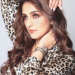 Aarti Chhabria Instagram - There is nothing more fierce than a woman who fights for what she believes in. When her love for her dreams is passionate and she envisions a brighter future, nothing can take her down. This Valentines embellish your personal style with the premium collection of Just Cavalli watches and dwell in the idea of #BetrothTheBold Valentine’s offer: Flat 10% OFF & Get a Free Just Cavalli Merchandise worth RS 7500 on Glam snake Collection Watch Model No.- JC1L189M0085 Available at- @shoppers_stop @lifestylestores @tatacliqluxury @approvedclub Also available at all Leading watch boutiques pan India Follow @justcavalliwatches_india @daurcomm #justcavalliwatches #justcavalliwatchesindia #glam #snakewatch #jctribe #valentines Photo credits : 📸 @riyabajaj_photography Makeup : @amritakalyanpur Hair : @salmasayyed47