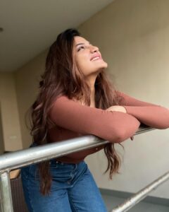 Aathmika Instagram - Sending some love to all my loves who showered love for #mayakirriye 🥰 Happy weekend makkale!!! 🐣