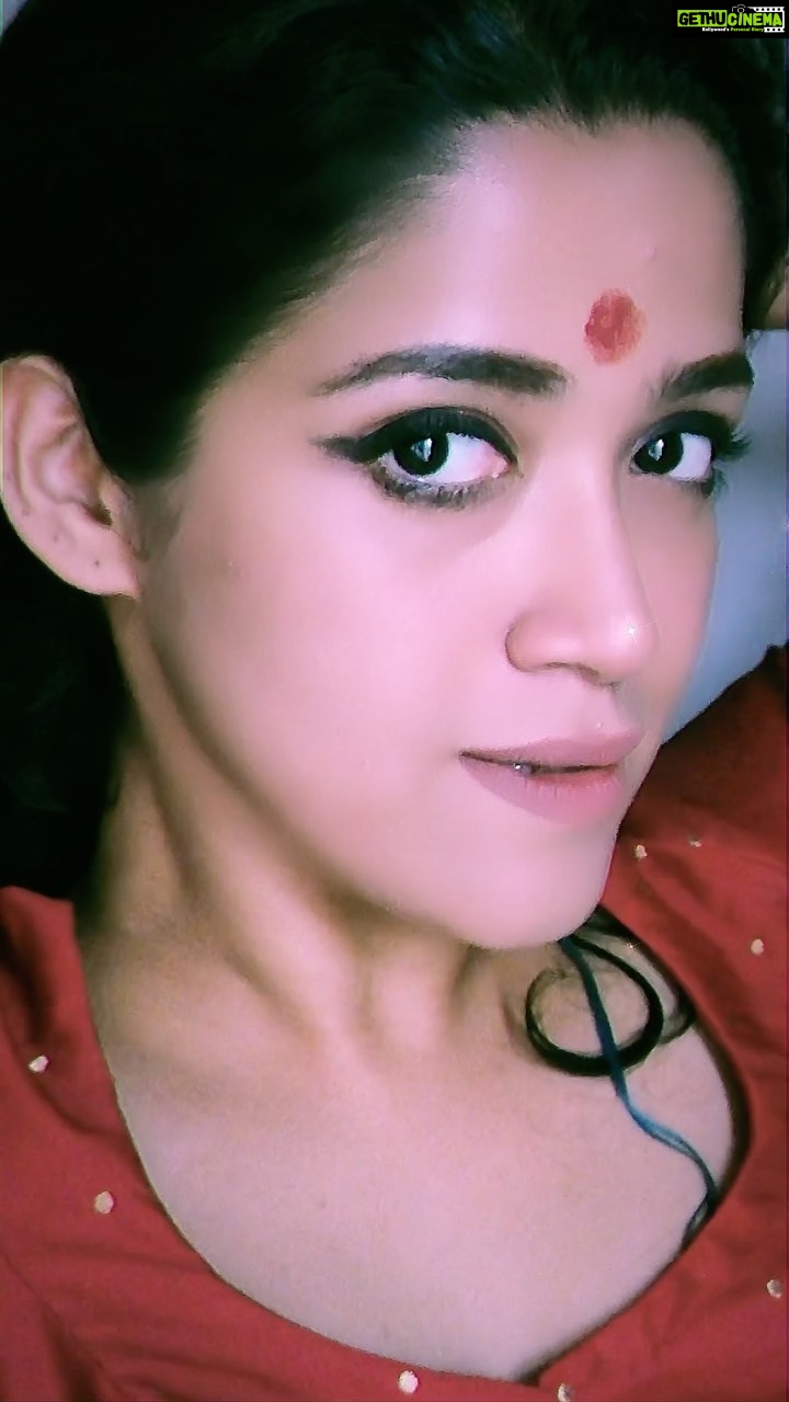 Abhirami Suresh Instagram - Aaj Ibaadat .. ♥️ #RemixingOldVideos #AajIbaadat #MereMaula #baajiraomastani #reelitFeelit #explorepage #explore