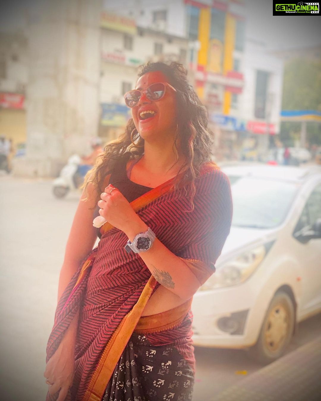 Abhirami Suresh Instagram - A question that sometimes drives me hazy: am I or are the others crazy? Albert Einstein ✨ . . . #AbhiramiSuresh #LiveLoveLiberate #ExplorePage #ExploreGram #Explore #HappyGram