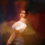 Adah Sharma Instagram - SWIPE for Shaanti,,,,but not too much,,,Be Greedy at your own risk 🤪 #NotAPainting 📸 @faizialiphotography #NotAPainting #RawImageNotPhotoshopped Styled by @juhi.ali Hair @snehal_uk Wearing @ranbirmukherjeeofficial @goodamerican