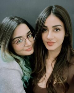 Aditi Arya Instagram - Those contrasting sibling personalities @diyaarya