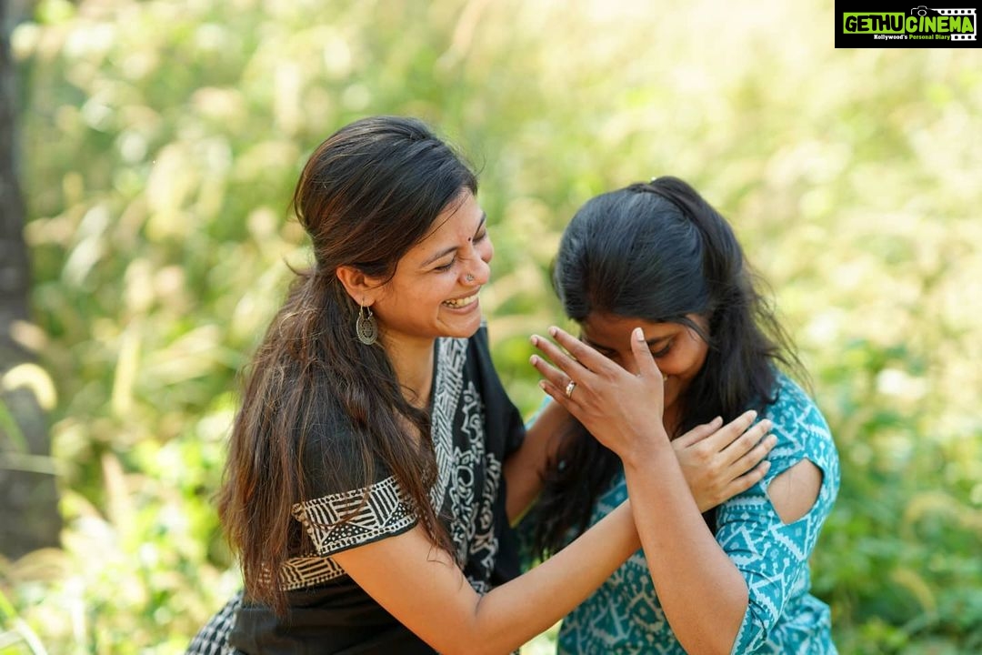 Aditi Balan Instagram - You @n.aveena manage to keep me laughing all thro shoot. You know when I lose my cool , the best way to calm me down is by giving me food. ( Which now everyone else needs to note down) . Only you know how to start my shoot day perfectly well. Thank you for being here , there and everywhere with me. Love you loads. ❤️ 📸 @cherthalakkaran , @vineethvenugopalan