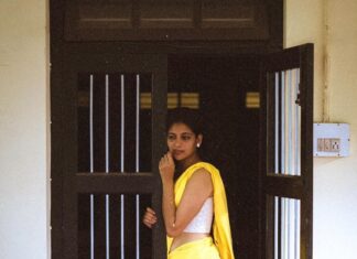 Aditi Balan Instagram - பெண் மதி பேதைமையால் அவன் கை பற்றிடுமுன் பெயர்ந்தேன் கண் விழித்தே எழுந்தேன் துயரக் கடலிலே விழுந்தேன்! வண்ண மயில் ஏறும் பெருமான் வஞ்சனை ஏனோ செய்தான்? கண்கள் உறங்காவோ அக்குறை கனவைக் கண்டிடேனோ! - Kalki R Krishnamurthy @izhaiindia @sanjana.ravi31 @lakshmanan.palani
