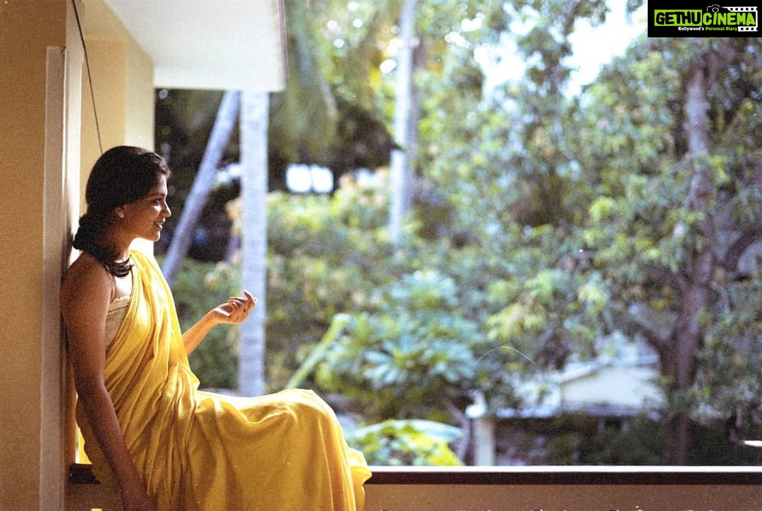 Aditi Balan Instagram - And it was all yellow. @izhaiindia @lakshmanan.palani @sanjana.ravi31