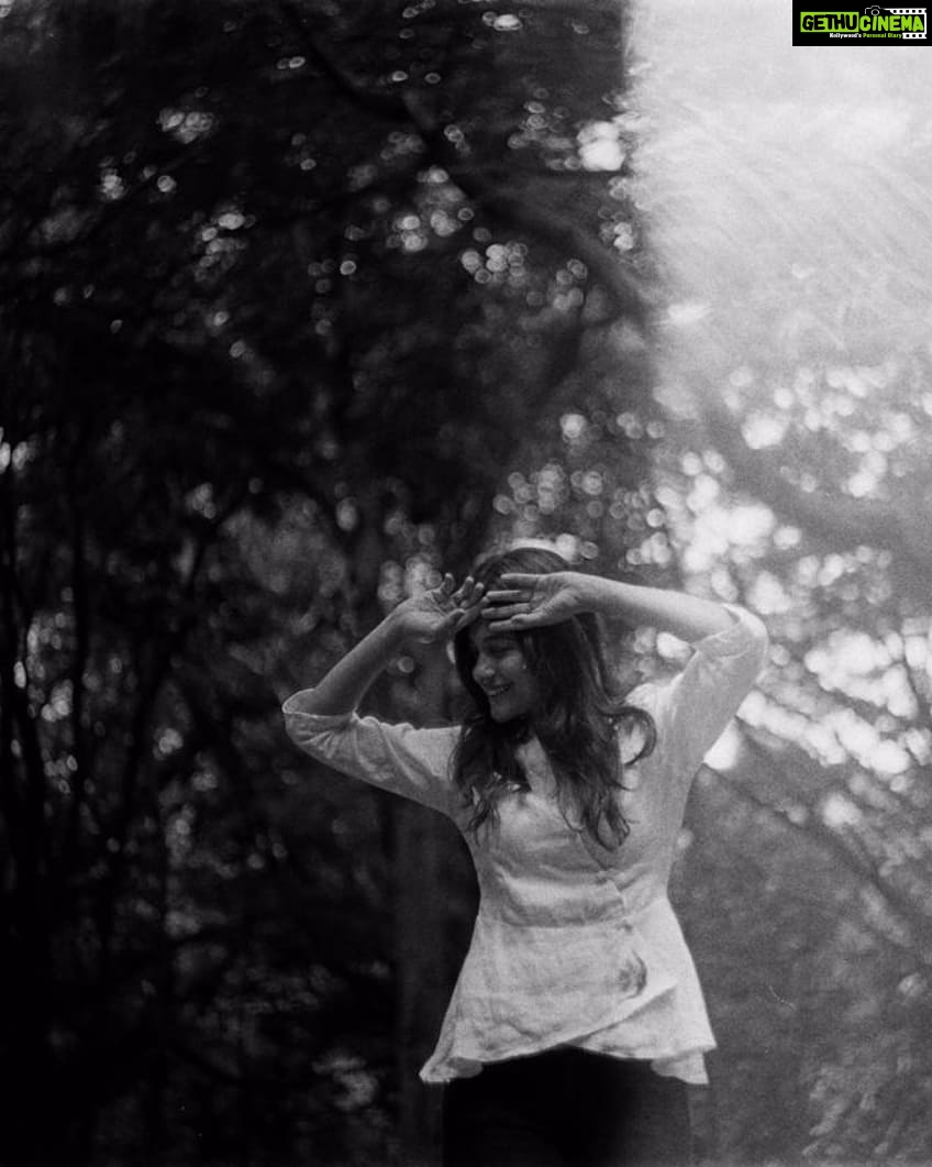 Aditi Balan Instagram - Few more from the impromptu film camera shoot with @vidhyavijay
