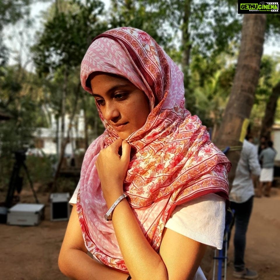 Aditi Balan Instagram - Padavettu shooting stories. 🌼 📷 @dileep_kanhileri