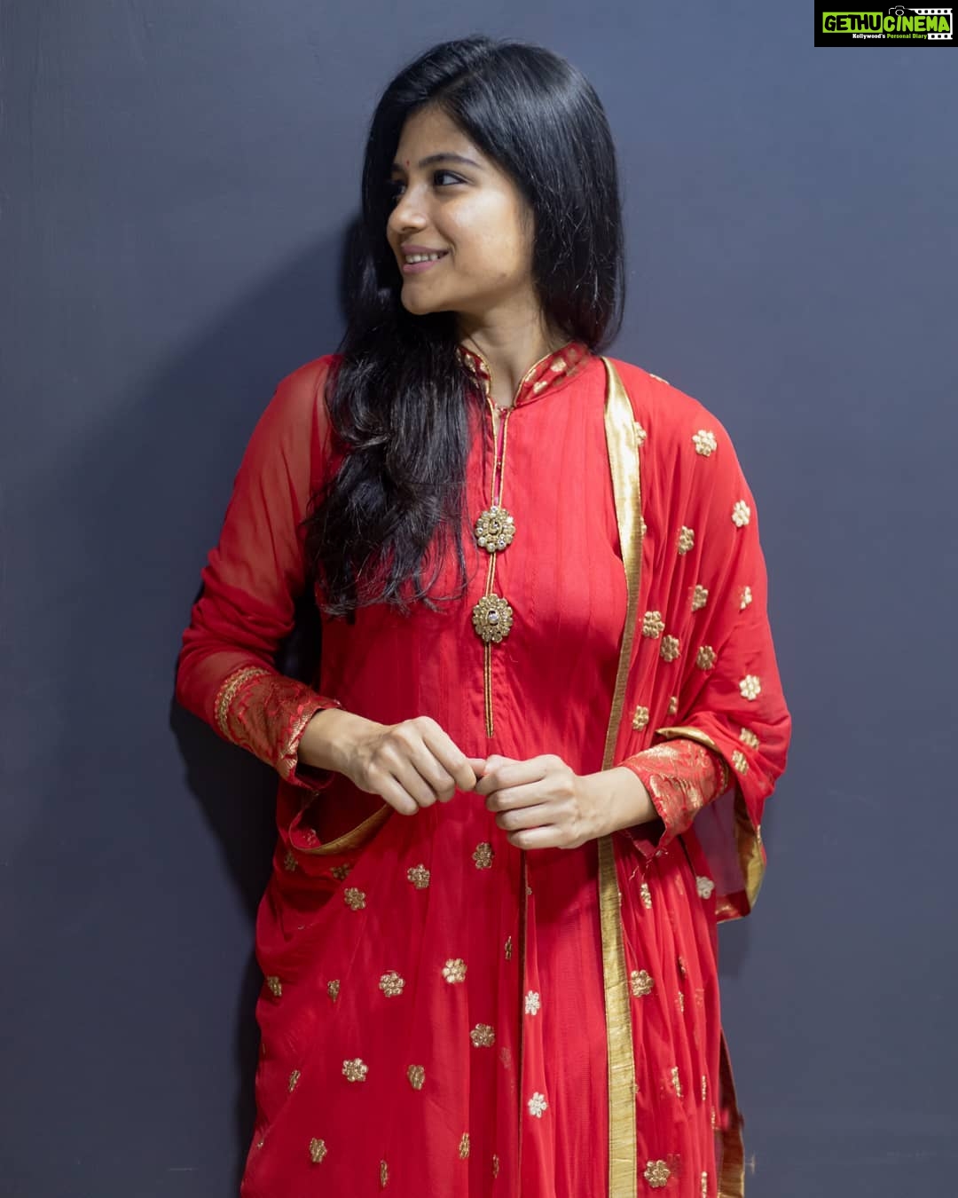 Aditi Balan Instagram - இனிய பொங்கல் நல்வாழ்த்துக்கள்🌾🌾 Styled by @kavyasriraam