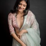 Aditi Balan Instagram - Filmfare 2019 Styled by @kavyasriraam( always my lover) Outfit - @bandananarulaofficial Jewellery- @rimliboutique Shot by @kiransaphotography HMU @virgo_dior_beauty_parlour_