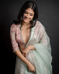 Aditi Balan Instagram - Filmfare 2019
Styled by @kavyasriraam( always my lover)
Outfit - @bandananarulaofficial 
Jewellery- @rimliboutique 
Shot by @kiransaphotography 
HMU @virgo_dior_beauty_parlour_