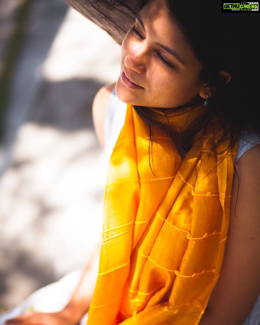 Aditi Balan Instagram - The wound is the place where the light enters you. - Rumi 🌼🌼🌼🌼 PC : @vidhyavijay