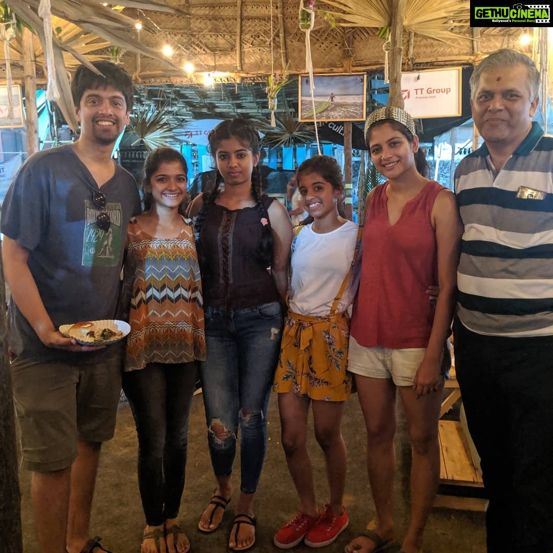 Aditi Balan Instagram - Family time at covelong :) @harishbalan89 @swathyysharma @revathy.sharma @sreenidhy.sarma @vbalan