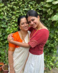 Aditi Balan Instagram - സ്നേഹം നിറഞ്ഞ തിരുവോണ ആശംസകൾ!