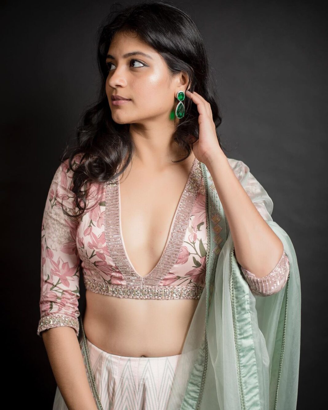 Aditi Balan Instagram - Filmfare 2019 Styled by @kavyasriraam Outfit - @bandananarulaofficial Jewellery- @rimliboutique Shot by @kiransaphotography HMU @virgo_dior_beauty_parlour_