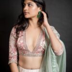 Aditi Balan Instagram - Filmfare 2019 Styled by @kavyasriraam Outfit - @bandananarulaofficial Jewellery- @rimliboutique Shot by @kiransaphotography HMU @virgo_dior_beauty_parlour_