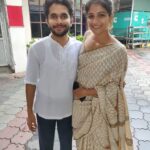 Aditi Balan Instagram - Kochin has become a wedding destination. Thanks to all my old friends getting married I get to spend time with some of my favs. Wristopher lolan's wedding weekend. :) Also fans please spare my friends who I tag ,they have a life. @tanyajoseph06 @suhailjoseph Earrings : @ishhaara Blouse : @studiobhang