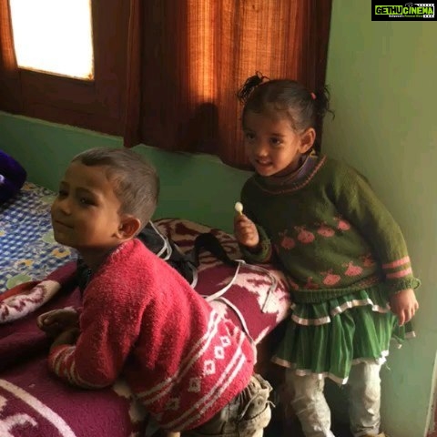Aditi Balan Instagram - Pic 1 : These two kids I met in Tosh were so smart. Walked around with us the whole day. :) Pic 2 : trek to Malana. Pic 3 : enroute khirganga Pic 4 : Trek to khirganga. Long long time back.