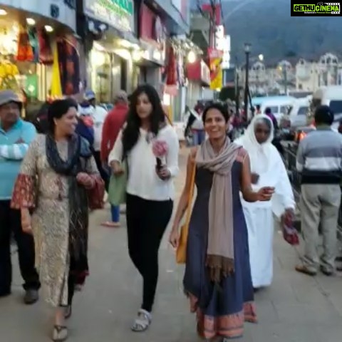 Aditi Balan Instagram - Dancing through the streets of SriLanka. 💃💃💃