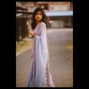 Aditi Balan Instagram - Look back but walk away smiling ! Thank you  2018 . Wassup 2019 :). Saree @aavaranaa 
Jewellery @pradejewels
Styling @stylehanger 😘😘 And of course photo by @vidhyavijay .. thank you bro. 😘😘