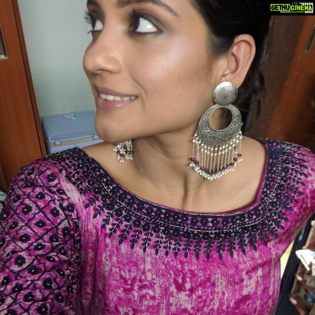 Aditi Balan Instagram - Trying out new looks :) Styled by @ashwin.thiyagarajan Jewellery by @pradejewels