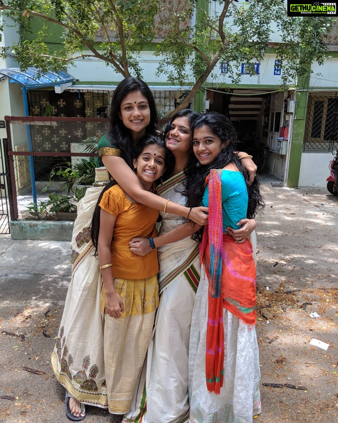 Aditi Balan Instagram - My lifetime entertainment factor. I love you guys to the Moon and back. @swathy.sharma being her usual self , disinterested always.
