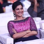 Aditi Balan Instagram - Thank you Vijay awards. Best debut female! Thank you Aruvi team. Thank you makkale for all the love. Styled by @ashwin.thiyagarajan Jewellery @pradejewels Photography @576megapixelss #bestdebut #aruvi #vijayawards2018 #newlook #