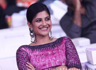 Aditi Balan Instagram - Thank you Vijay awards. Best debut female! Thank you Aruvi team. Thank you makkale for all the love. Styled by @ashwin.thiyagarajan Jewellery @pradejewels Photography @576megapixelss #bestdebut #aruvi #vijayawards2018 #newlook #