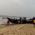 Aditi Balan Instagram - മഹാരാജാ This was a first time. We were standing by the shore and heard a few of them calling out to us. They wanted help to push the boat in and so we did. @superflymayne @lilygloriapeter